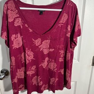 ❤️ 3/30$ TORRID V-neck floral print two tone pink t-shirt